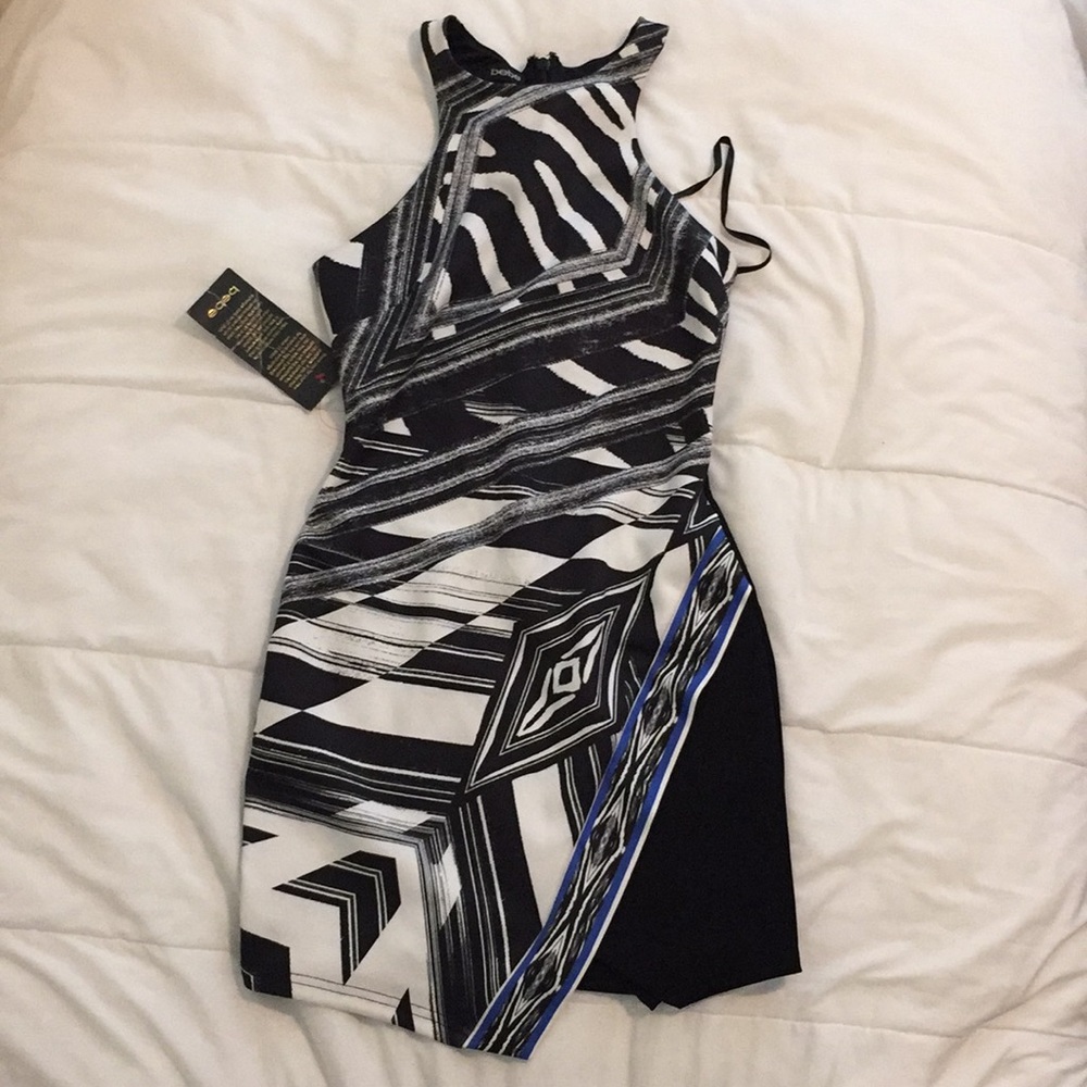 Mid-thigh sleeveless dress